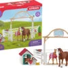 Schleich Horse Club 42458 Horse Club Hannahs Gastpferde Mit Hündin Ruby -Kinderspielzeug schleich horse club 42458 horse club hannahs gastpferde mit hundin ruby